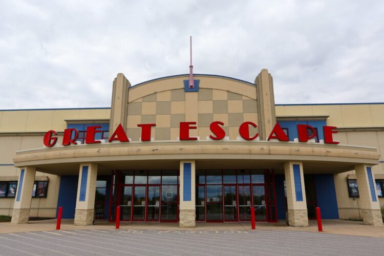 Movie theater to reopen at former Mall News, Sports, Jobs